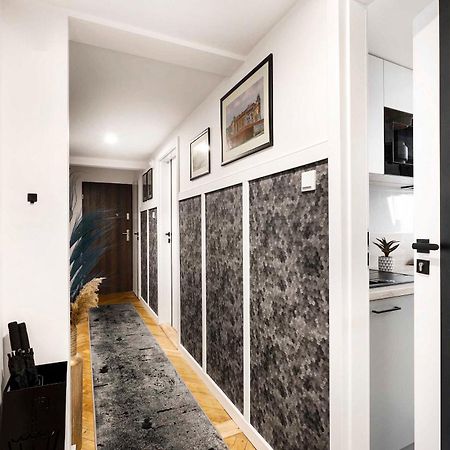 Charming Studio With Kitchen - Old Town, Main Station Cracóvia Exterior foto