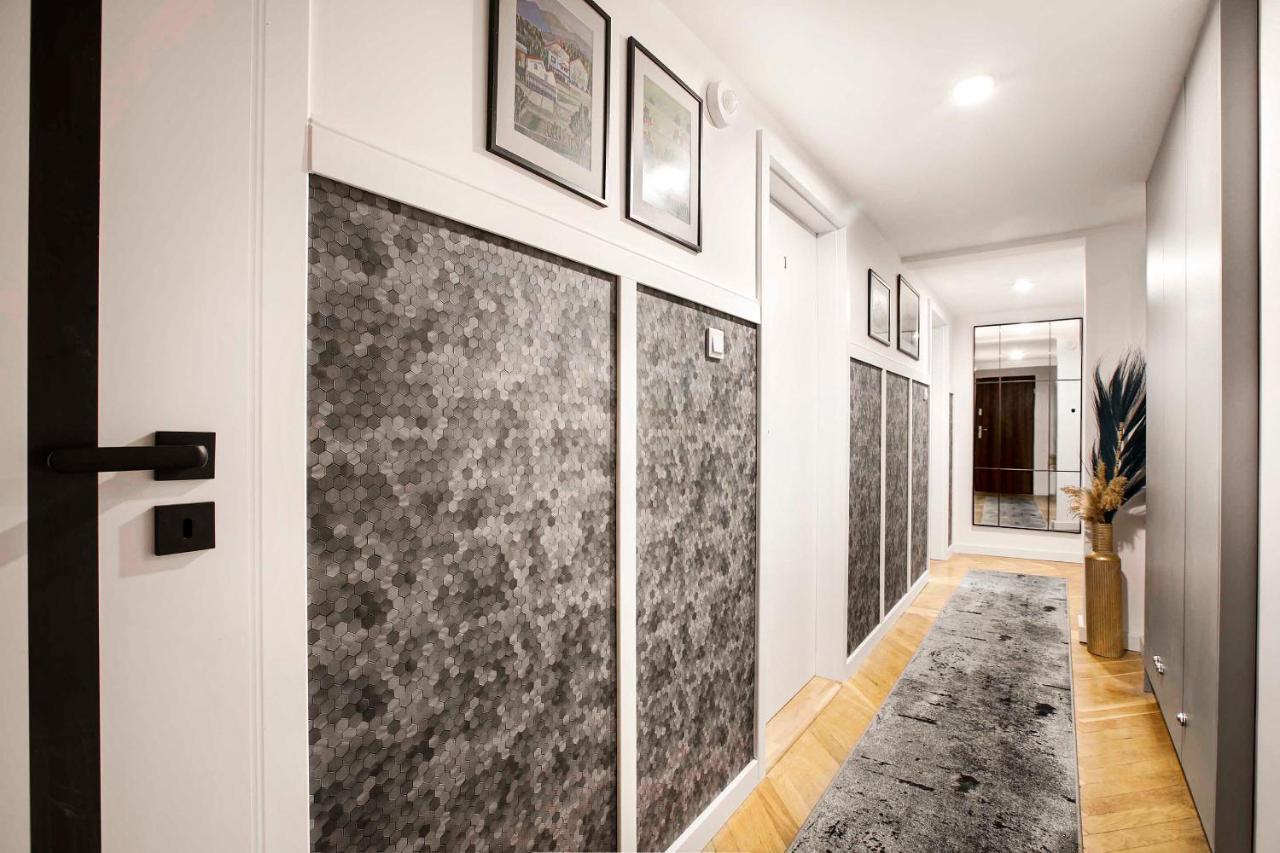 Charming Studio With Kitchen - Old Town, Main Station Cracóvia Exterior foto